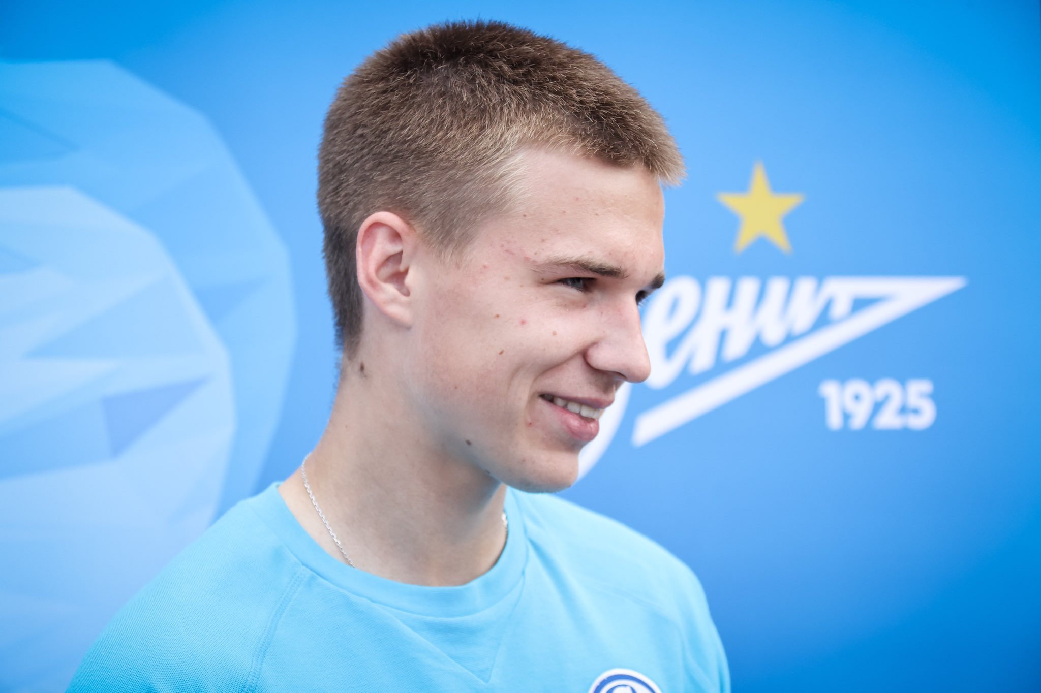 Yaroslav Mikhailov kommer att spendera säsongen på lån hos Schalke 04