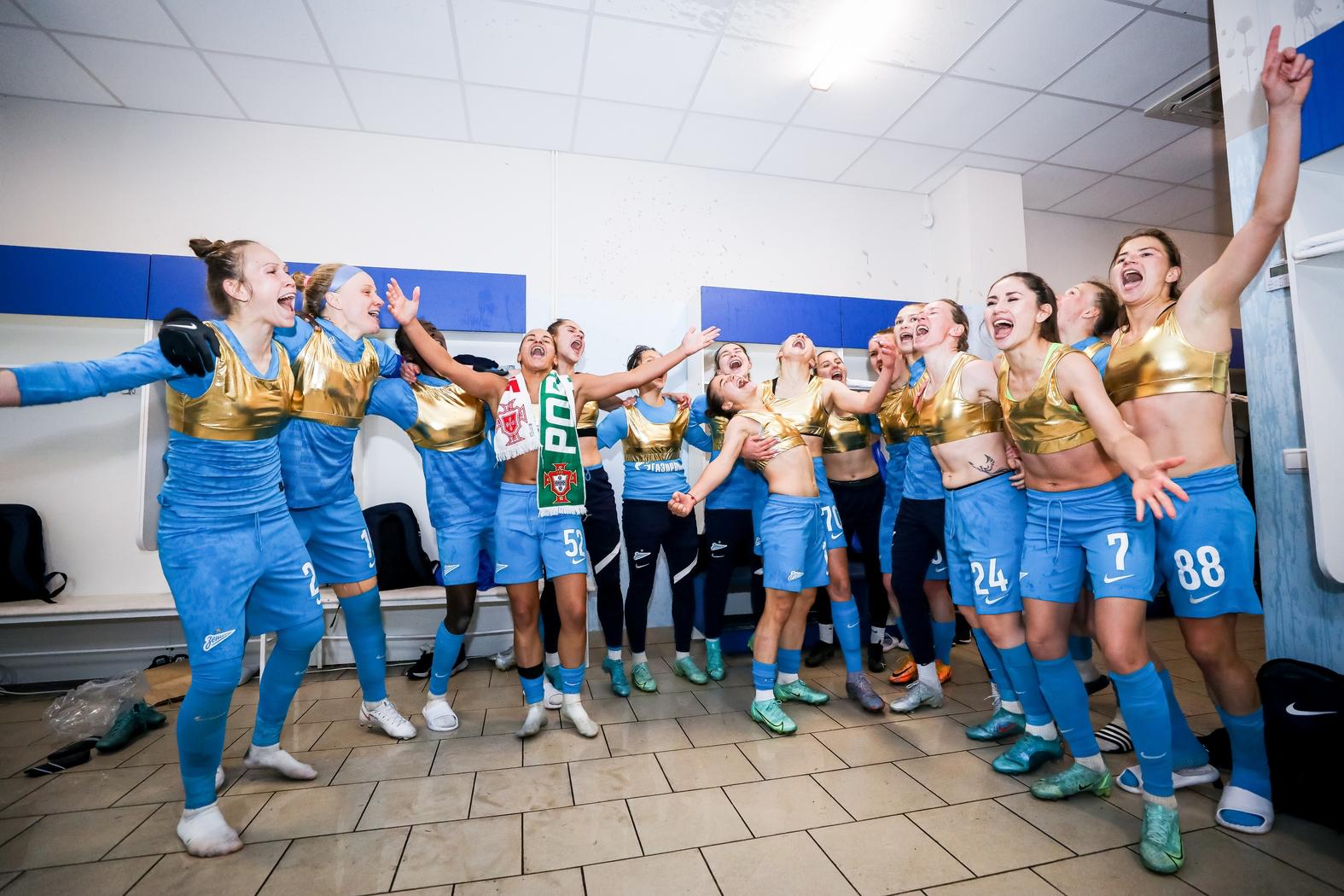 Zenits damlag blir krönta till Superliga mästare 2022
